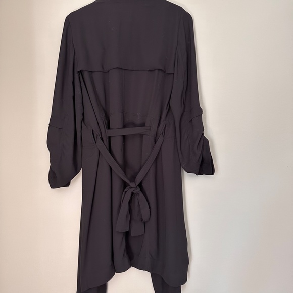 Babaton - Flowy Trench - Picture 2 of 2